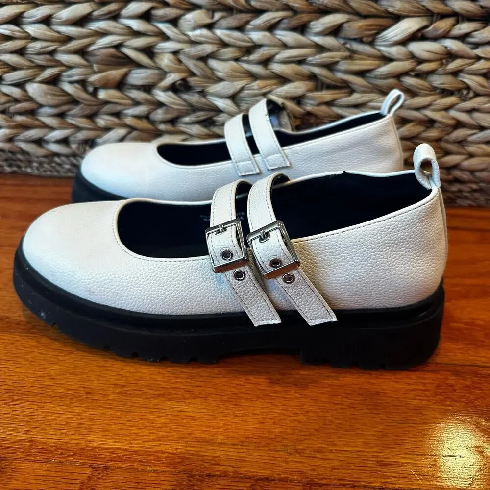 White Mary Janes sz 3 Little Girl